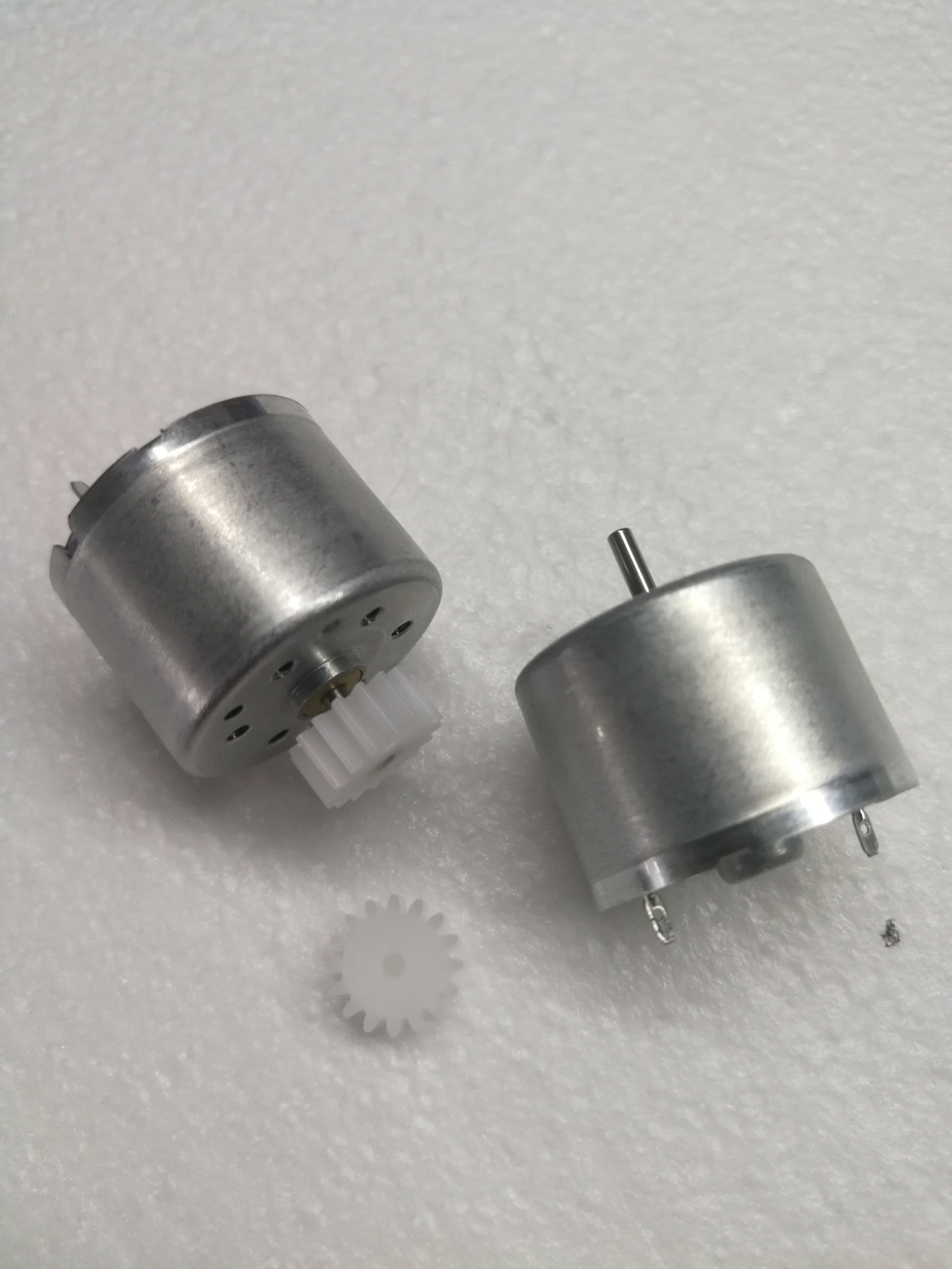 電刷彈簧在直流電機(jī)中的作用有哪些？深圳直流電機(jī)電機(jī)廠家為您揭秘
